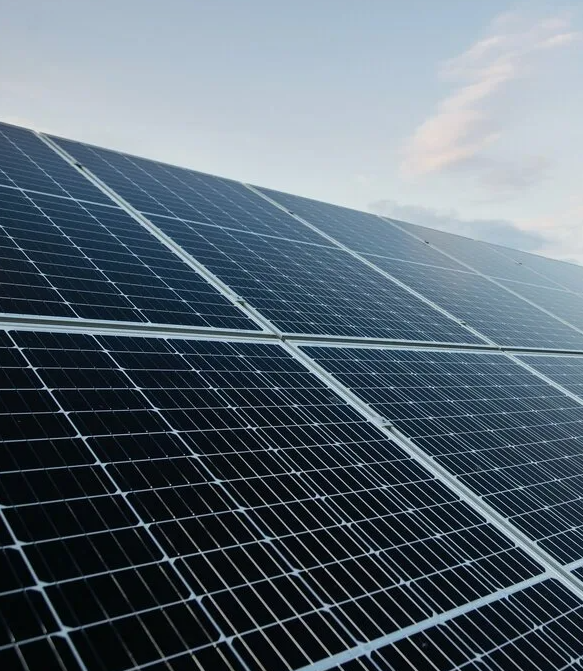 Подробнее о статье Почему панели чёрные, а не зеркальные?