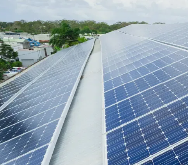 Подробнее о статье Как температура снижает КПД: каждый градус выше 25 °C «съедает» 0,35–0,5 % мощности