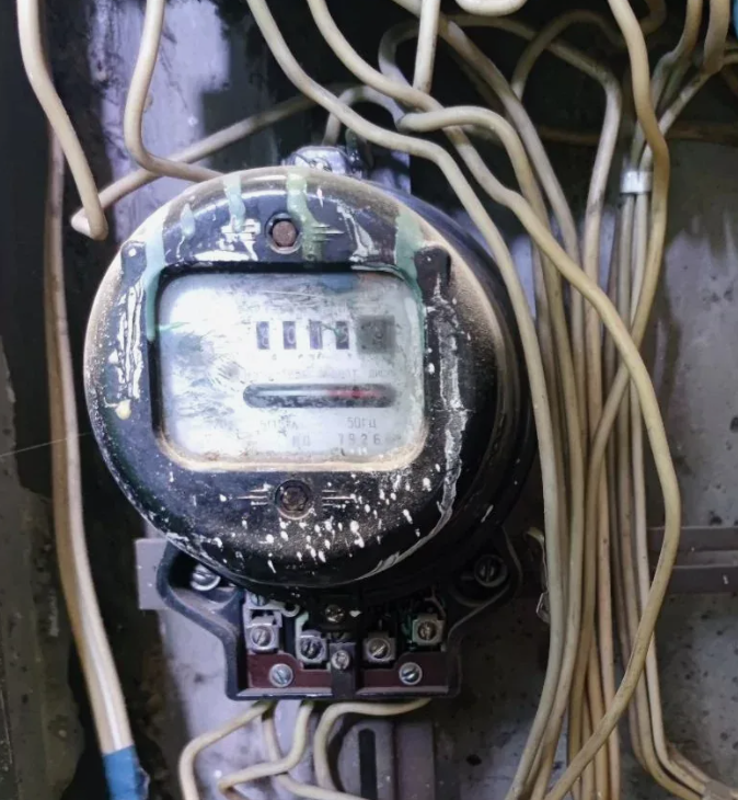 Подробнее о статье «Обратный поток» в однофазной сети при трёхфазной генерации: почему счётчик «путается»