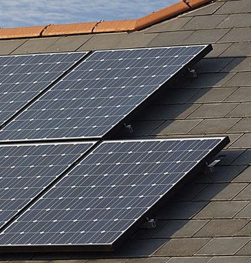 Подробнее о статье Монтаж на крыше с «тёплым чердаком»: риски перегрева и нарушения вентканалов