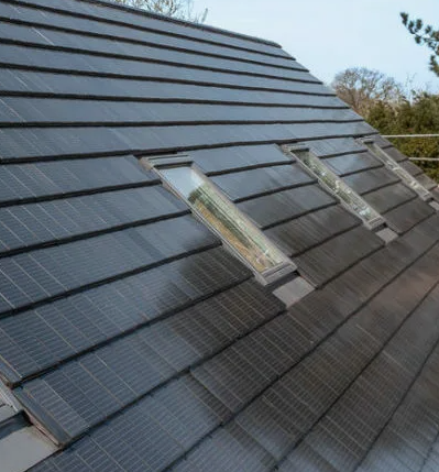 Подробнее о статье СЭС и мансардные окна: как не перекрыть свет и не нарушить вентиляцию кровли